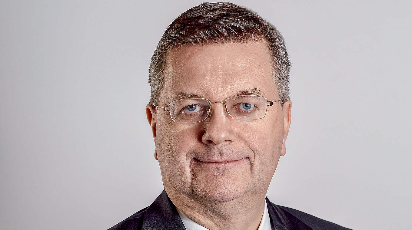 Grindel Gratuliert Bayern M nchen Ein St ck Fu ballgeschichte DFB