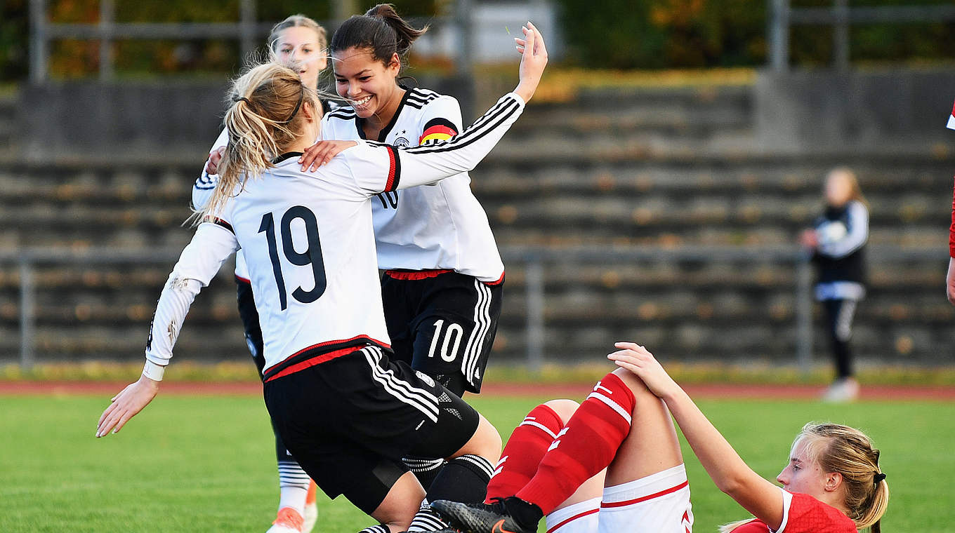 Gelungene Premiere: das neue U 16-Team um Laura Haas (19) besiegt Dänemark deutlich © 2016 Getty Images