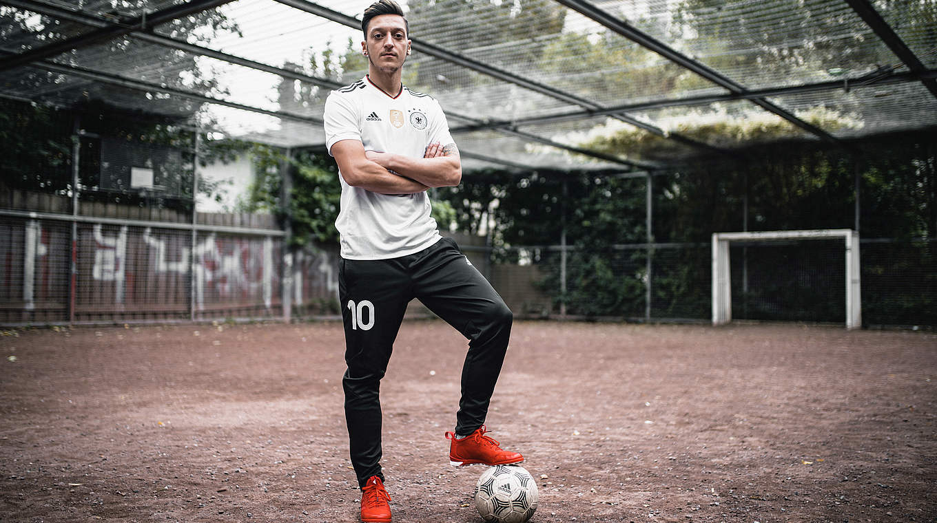 Neues Heimtrikot Jetzt Im Dfb Fanshop Dfb Deutscher Fussball Bund E V