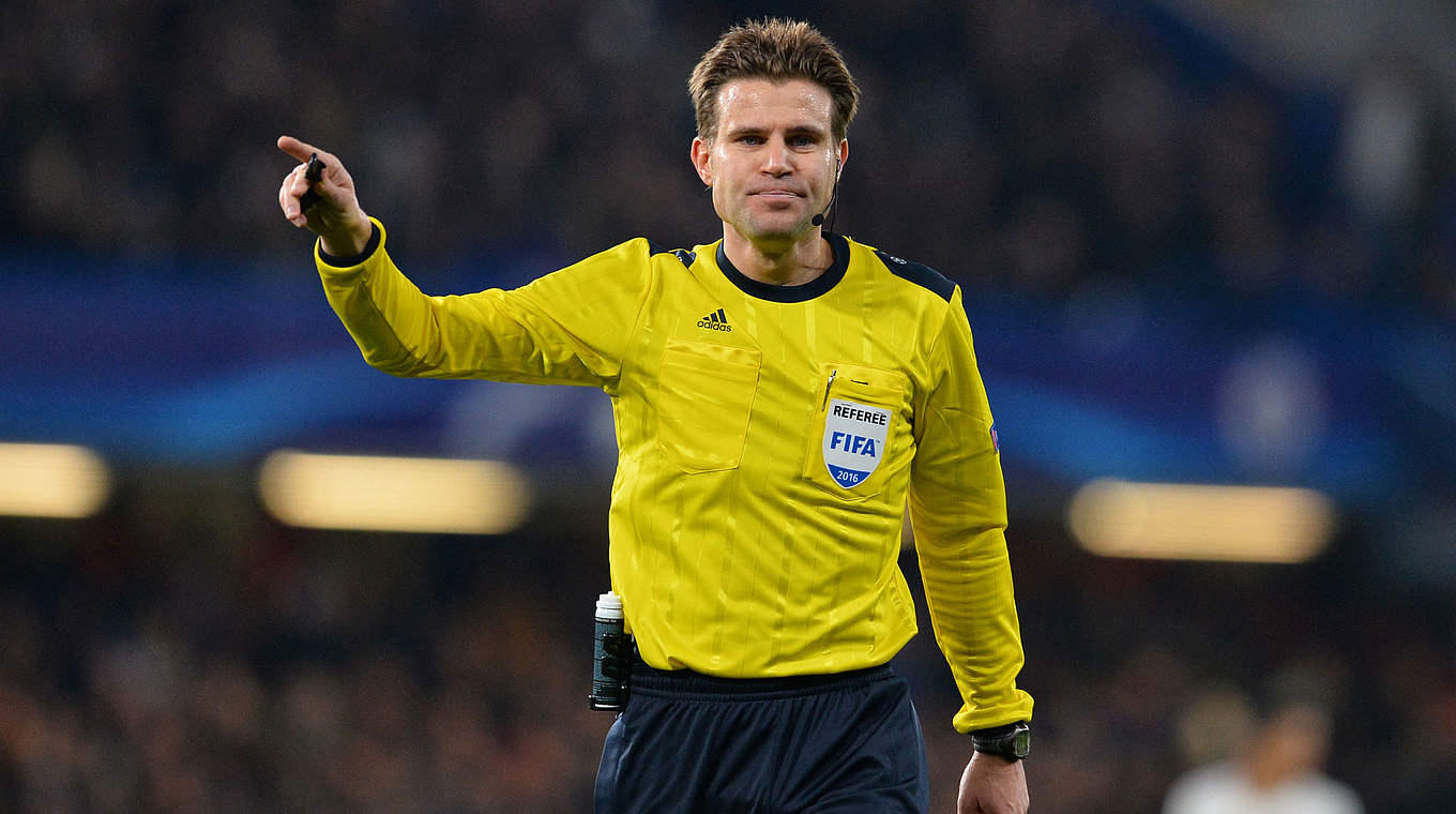 Pfeift die Champions-League-Partie Arsenal gegen PSG in London: FIFA-Referee Brych © getty images