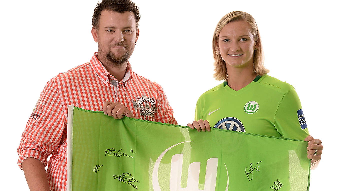 Auch Popp verlängert in Wolfsburg DFB Deutscher FußballBund e.V.