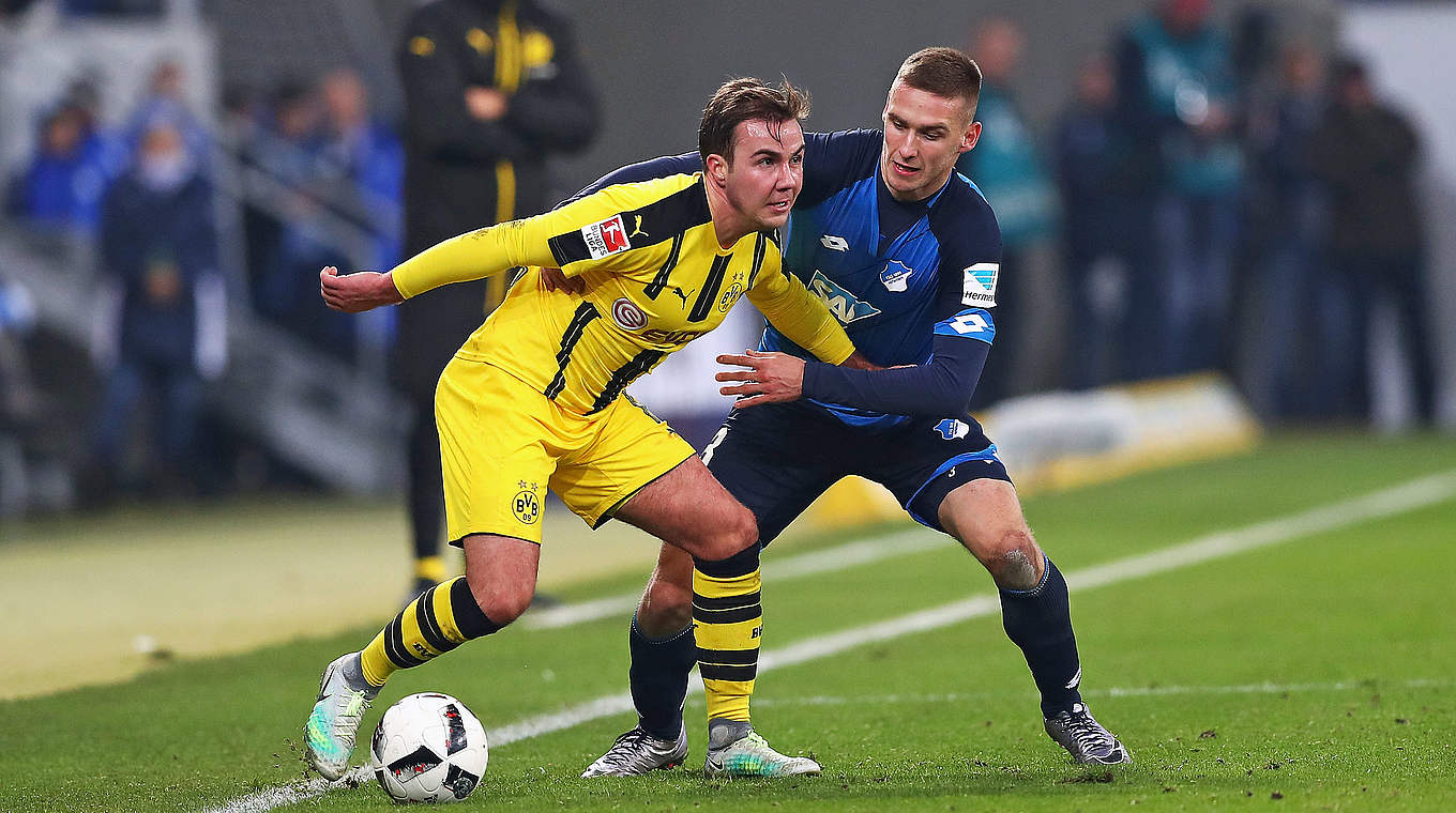 Steuert einen Treffer zum Dortmunder Punktgewinn bei: Mario Götze (l.) © 2016 Getty Images