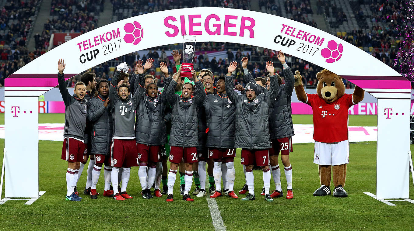 Erneuter Triumph beim Telekom Cup: Jubel beim FC Bayern © 2017 Getty Images