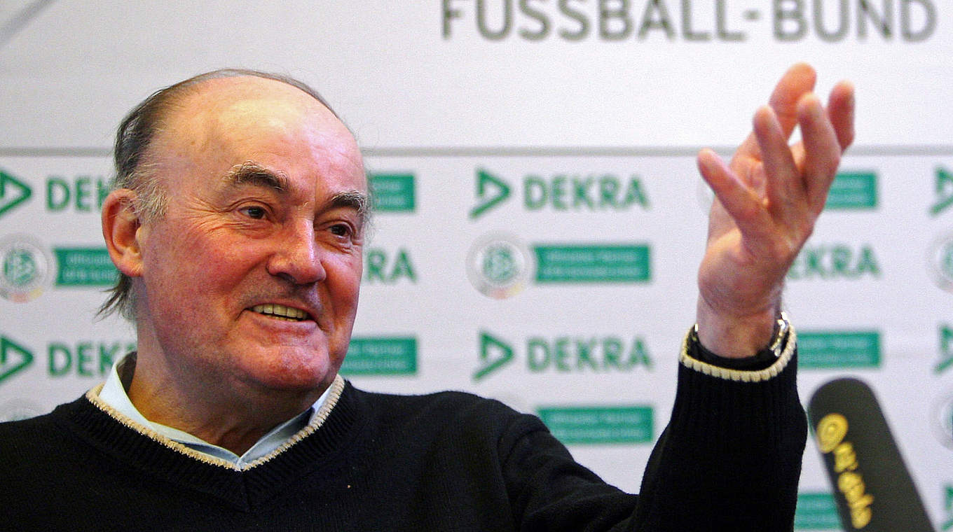 Früherer SchiedsrichterChef Volker Roth feiert 75. Geburtstag DFB