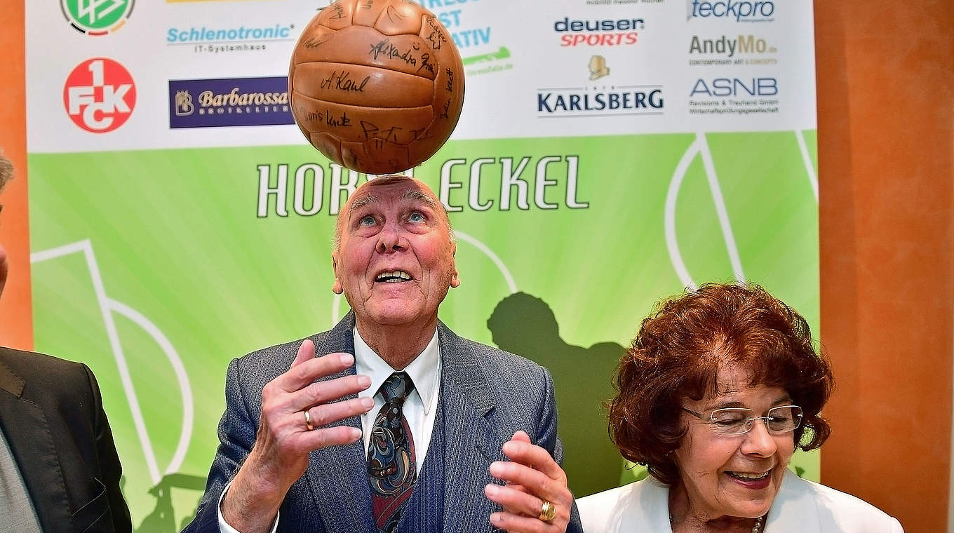 Ein Ballgefühl wie eh und je: Horst Eckel bei seinem 85. Geburtstag © 2017 Getty Images