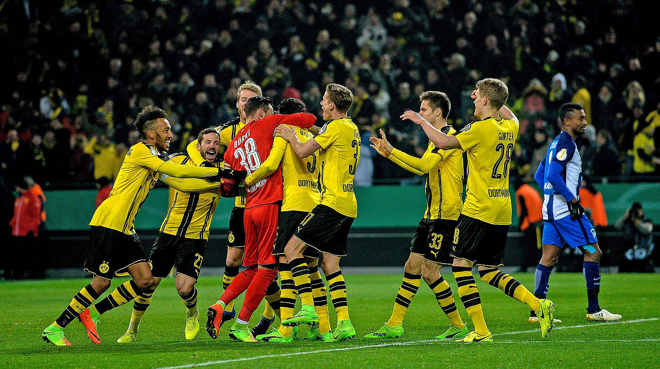 Riesenjubel in Dortmund: Der BVB zittert sich im Elfmeterschießen ins Viertelfinale © AFP/Getty Images