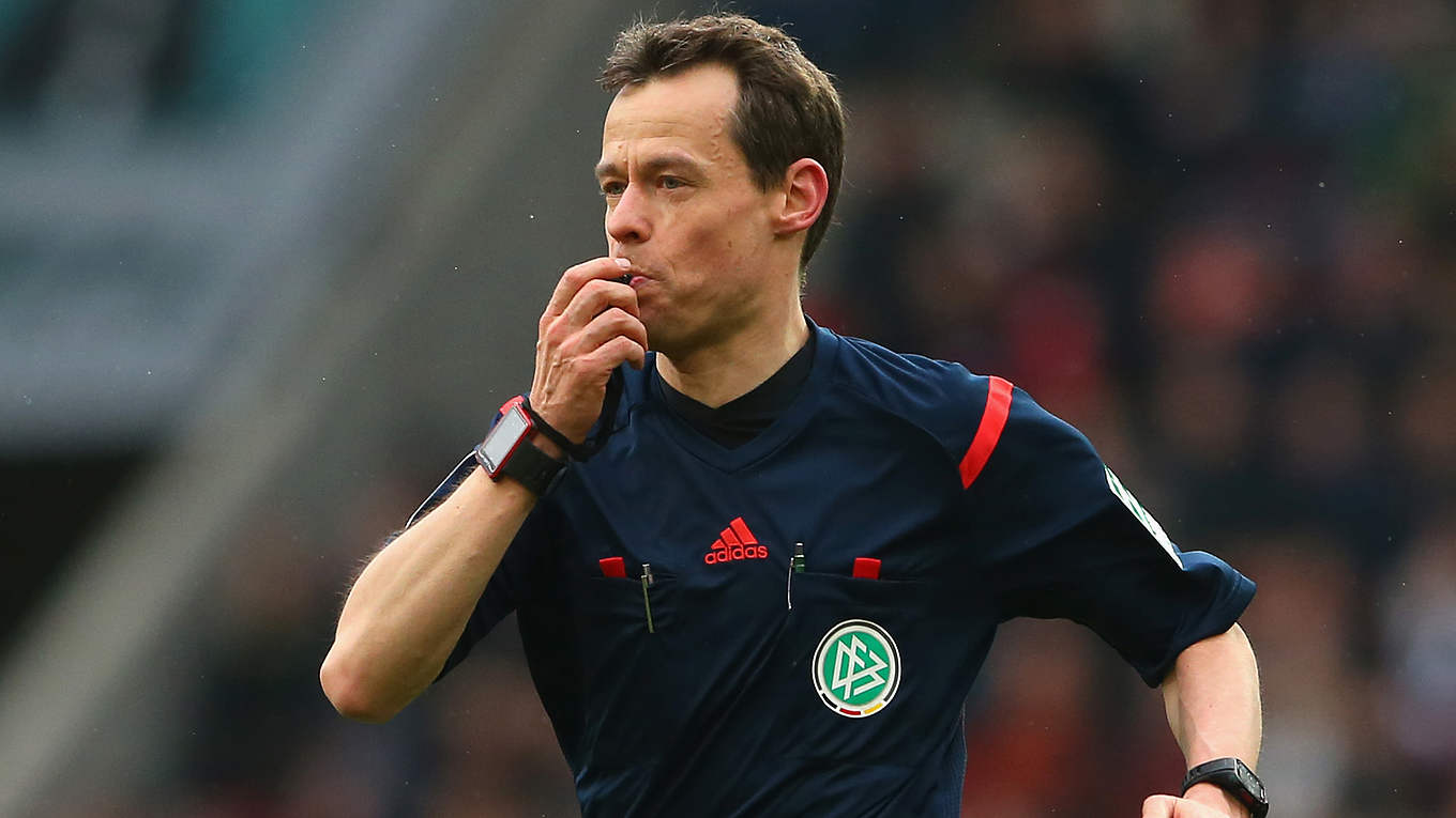 Schmidt pfeift FC Bayern gegen Frankfurt DFB Deutscher Fußball