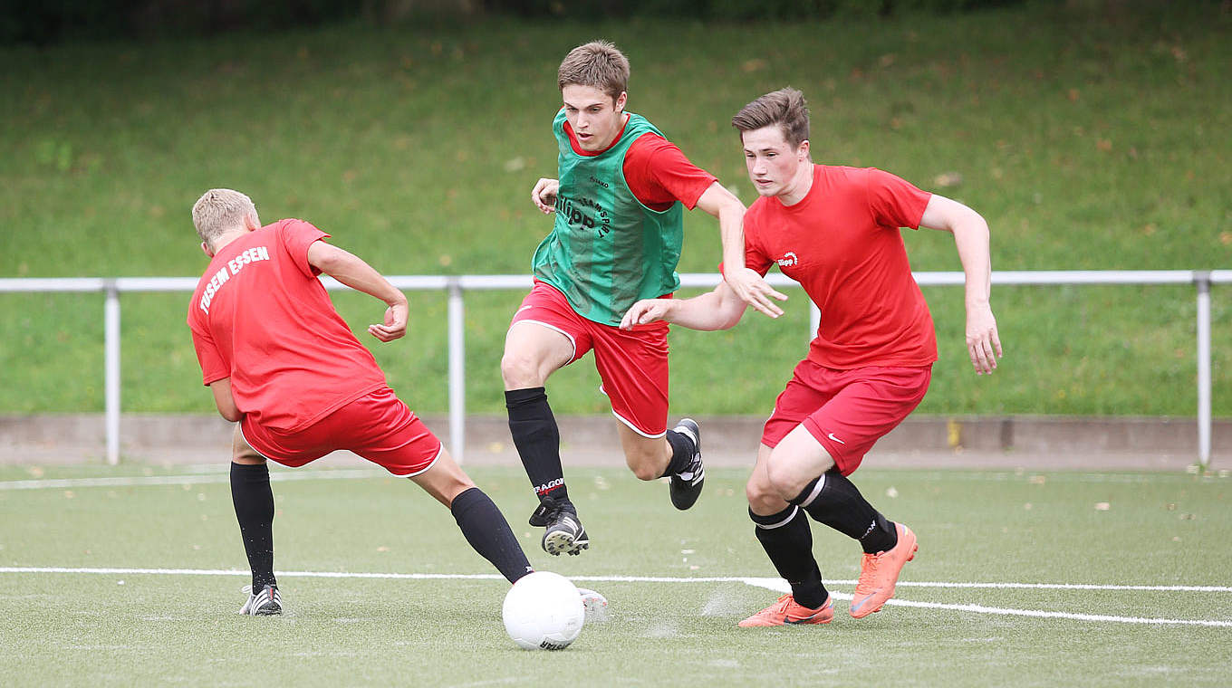 Ballorientiertes Verteidigen Dfb Deutscher Fussball Bund E V