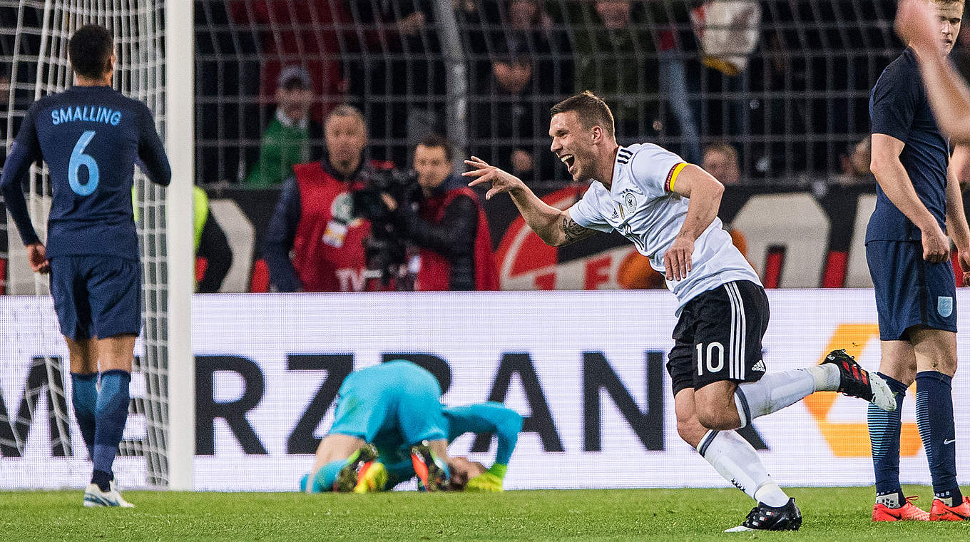 49. Treffer im 130. Länderspiel: Lukas Podolski schießt Deutschland zum Sieg © GES/Marvin Ibo GŸngšr