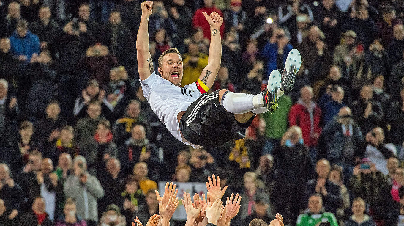 Abschied mit Traumtor: Lukas Podolski tritt nach 130 Länderspielen und 49 Treffern ab © GES/Markus Gilliar