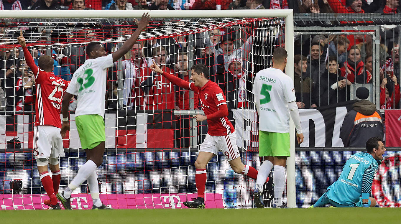 Erneuter Bayern-Jubel? Der VfL gewann nur vier von 46 Pflichtspielen gegen den FCB © 2016 Getty Images