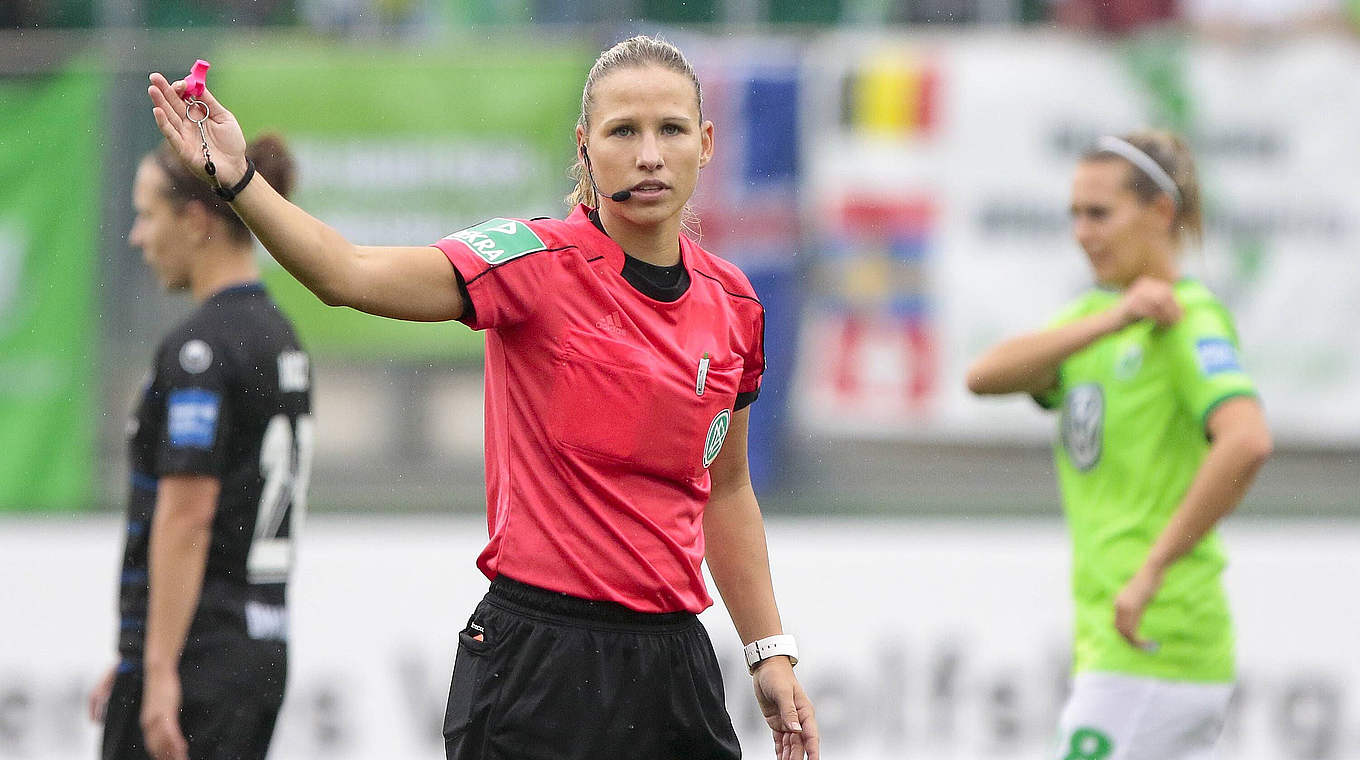 Ines Appelmann,Schiedsrichterin © imago/foto2press