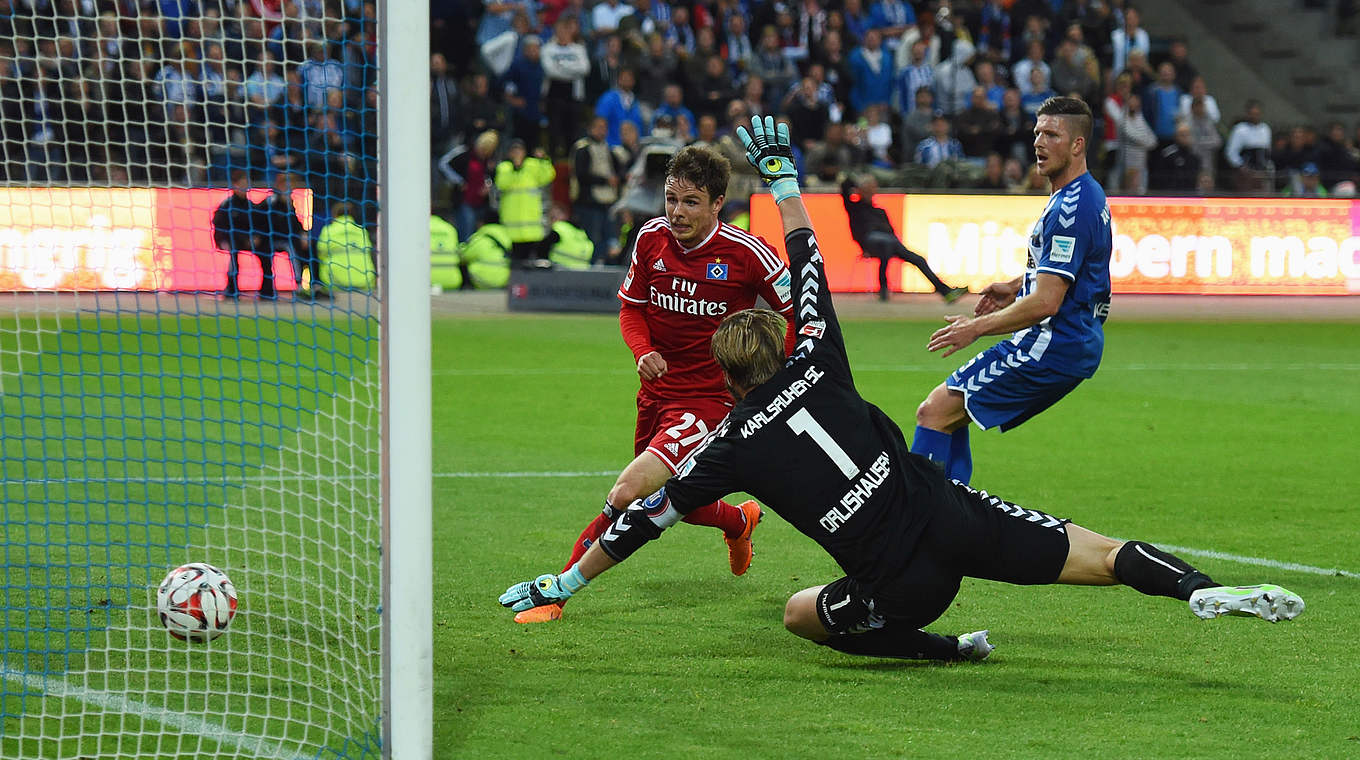 Das Tor zur Saison 2015/2016: Hamburgs Nicolai Müller (l.) trifft in der 115. Minute © 2015 Getty Images