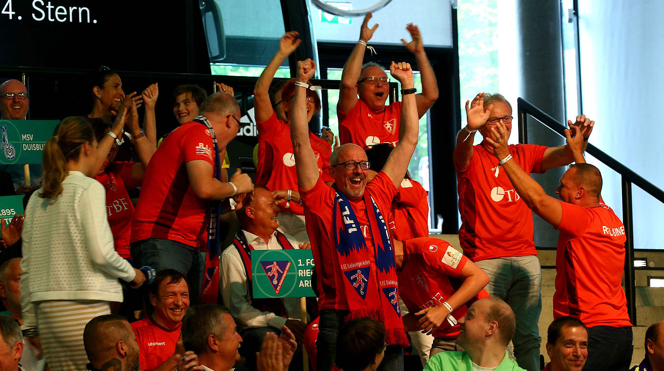 Gegen den BVB: Der 1. FC Rielasingen-Arlen freut sich über das große Los © 2017 Getty Images