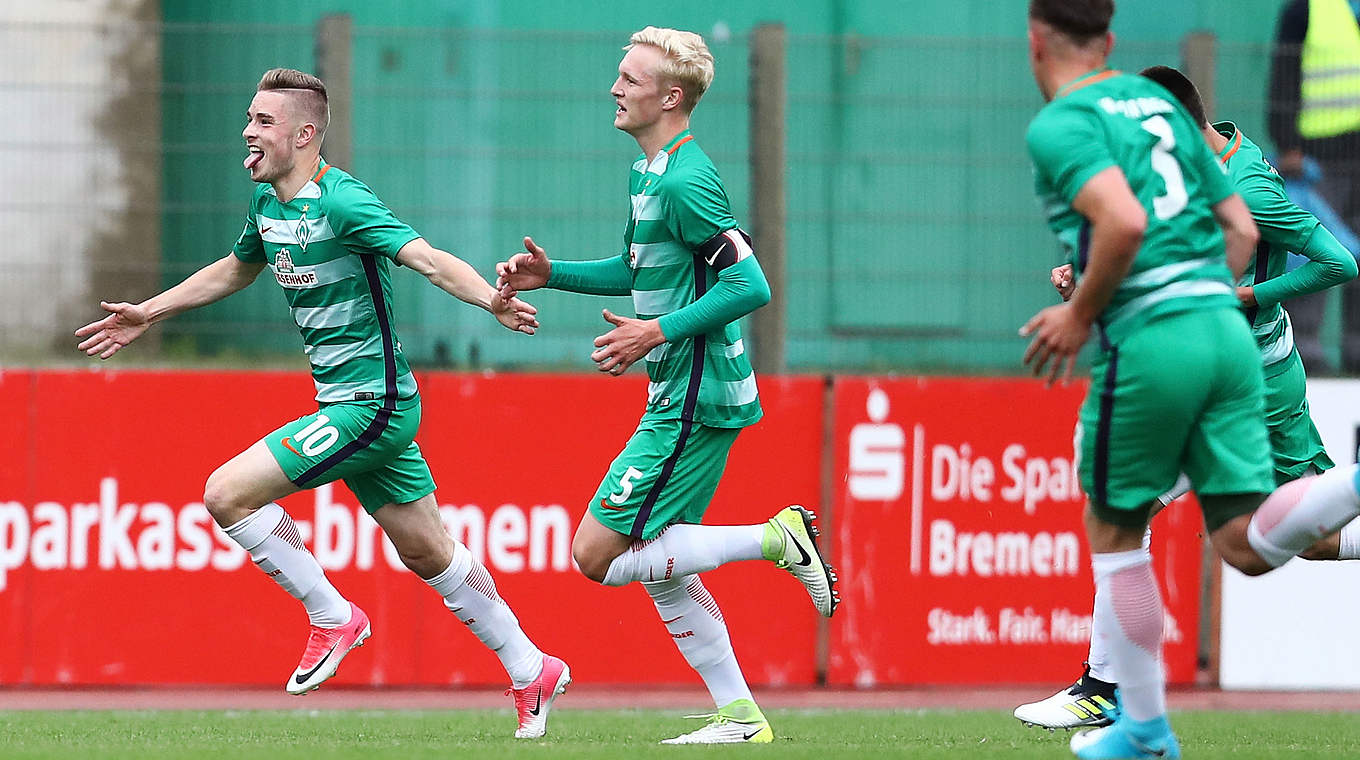 Insgesamt drei Tore im Halbfinale: Bremens Philipp (l.) jubelt nach seinem ersten Treffer © 2017 Getty Images