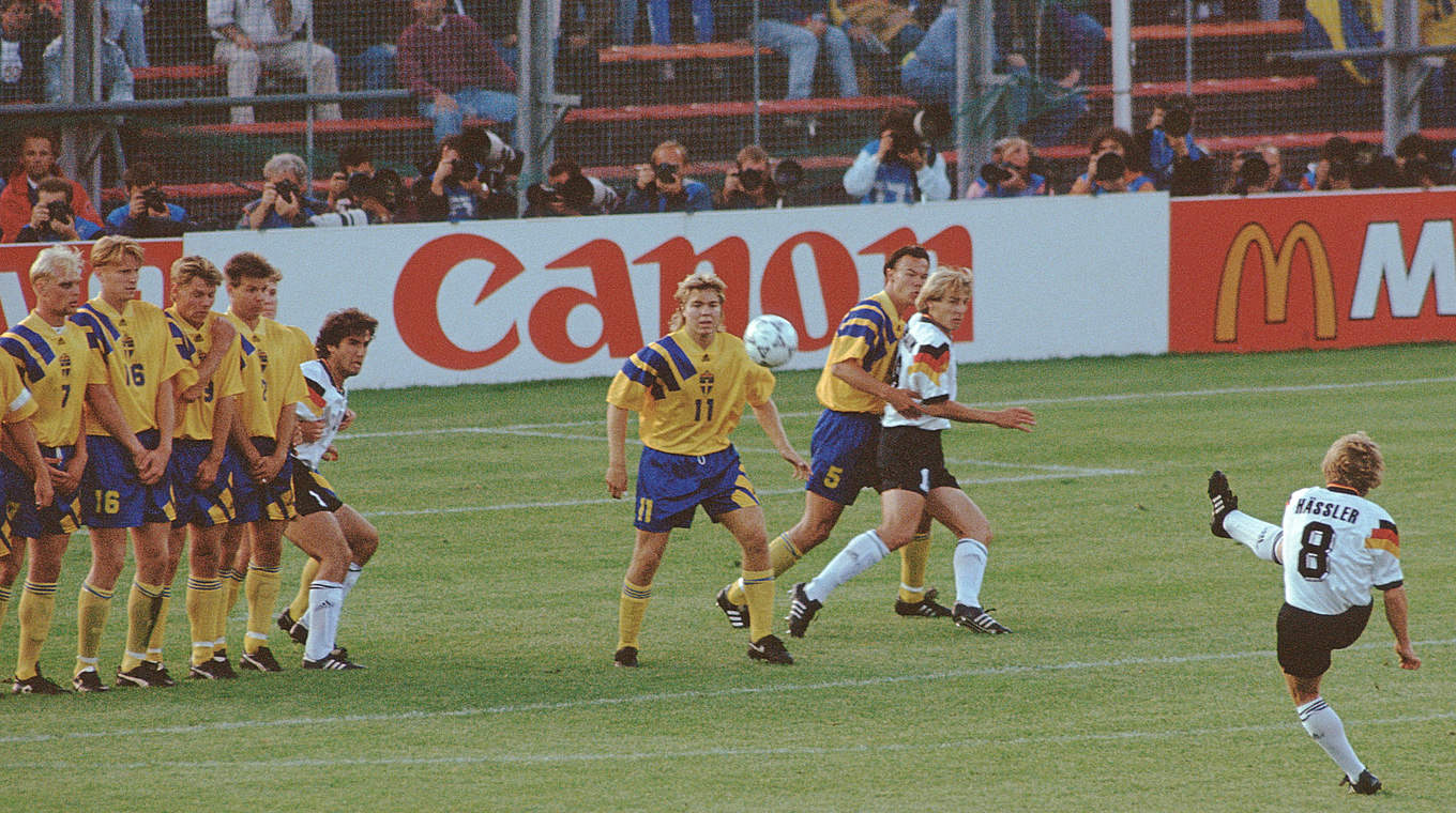 EM-Halbfinale 1992: Thomas Häßler (r.) trifft zur Führung gegen Schweden © 1992 Getty Images