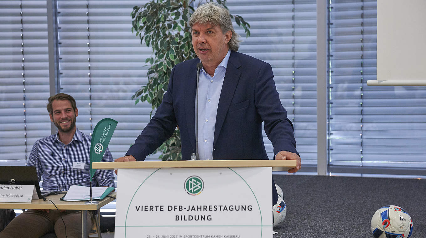 DFB-Vizepräsident Zimmermann: "Wir wollen die Ausbildung stetig verbessern" © streiflicht@foto-dorn.de