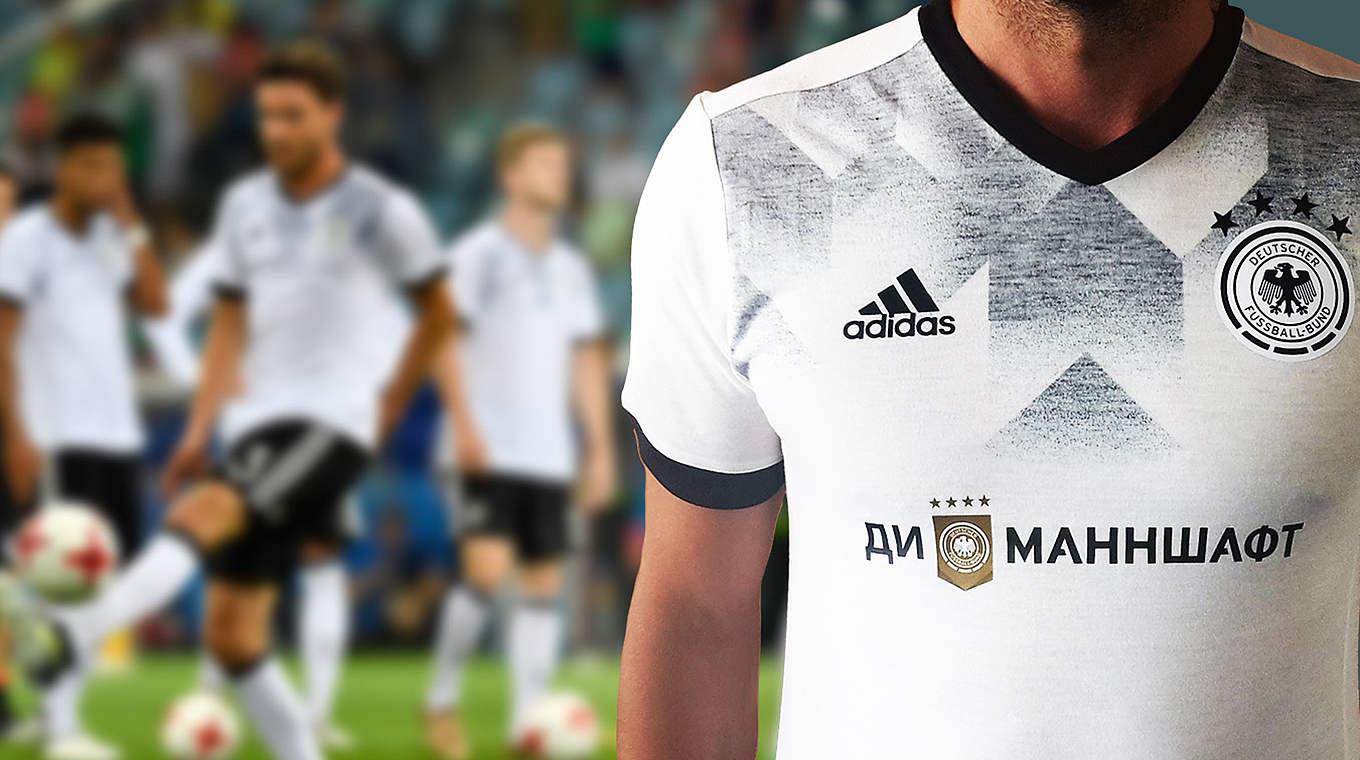 Exklusiv im Aufwärmshirts mit kyrillischem Aufdruck DFB