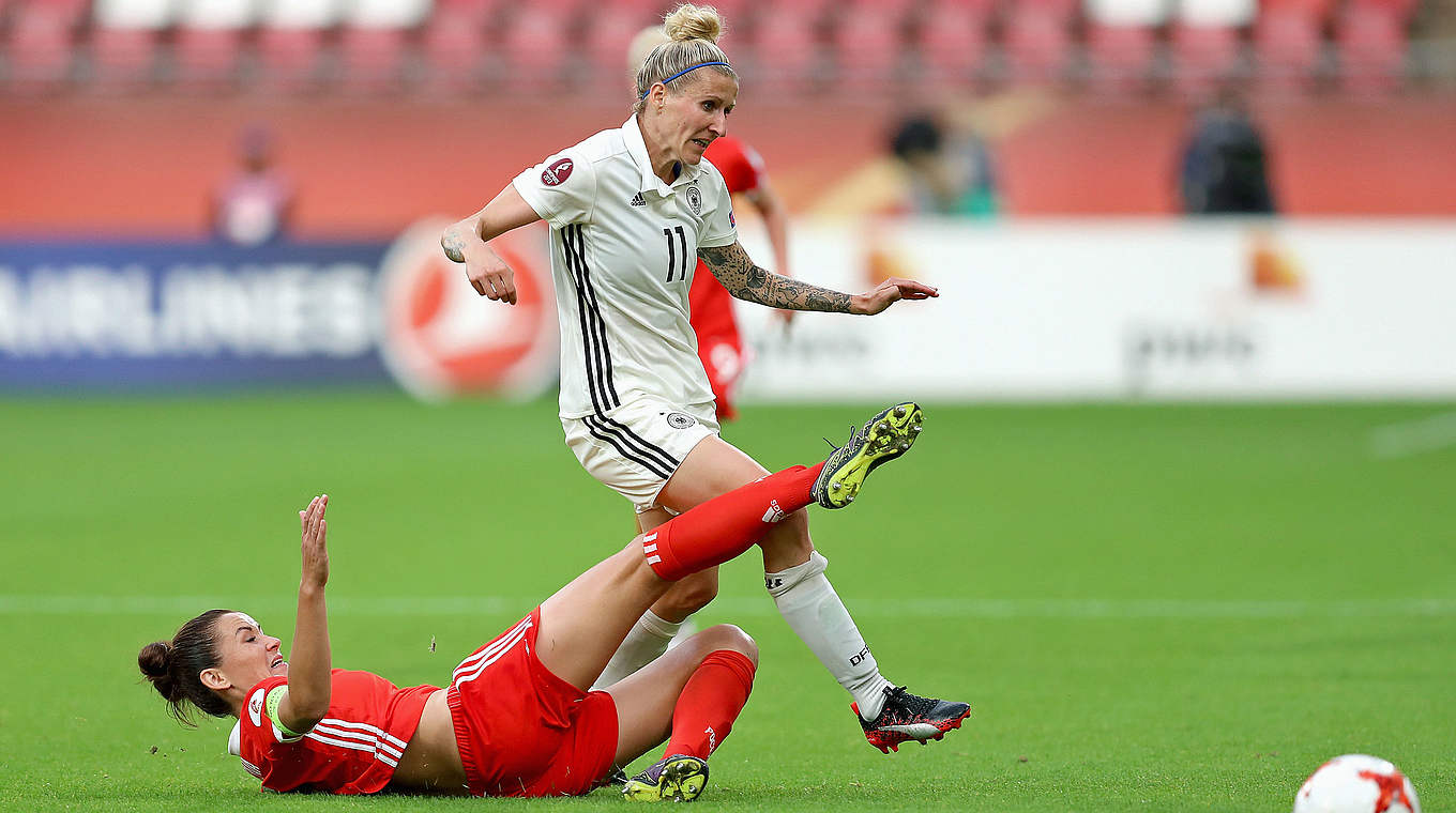 Steht vor ihrem 61. Länderspiel in Serie: Angreiferin Anja Mittag (r.) © 2017 Getty Images