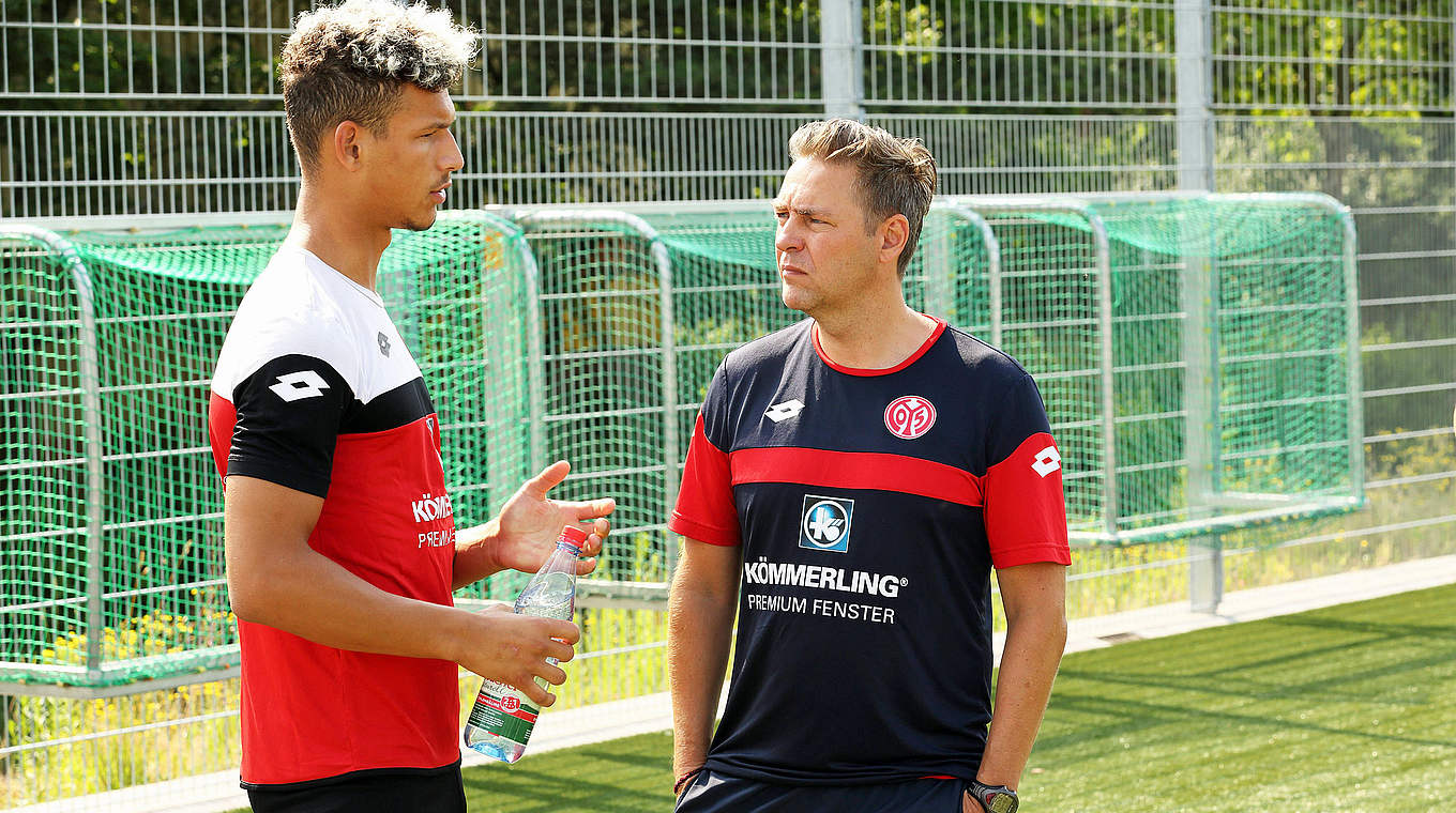 Starker Saisonstart: Mainz-Trainer Dirk Kunert (r.) mit Doppeltorschütze Heinz Mörschel © imago/Martin Hoffmann