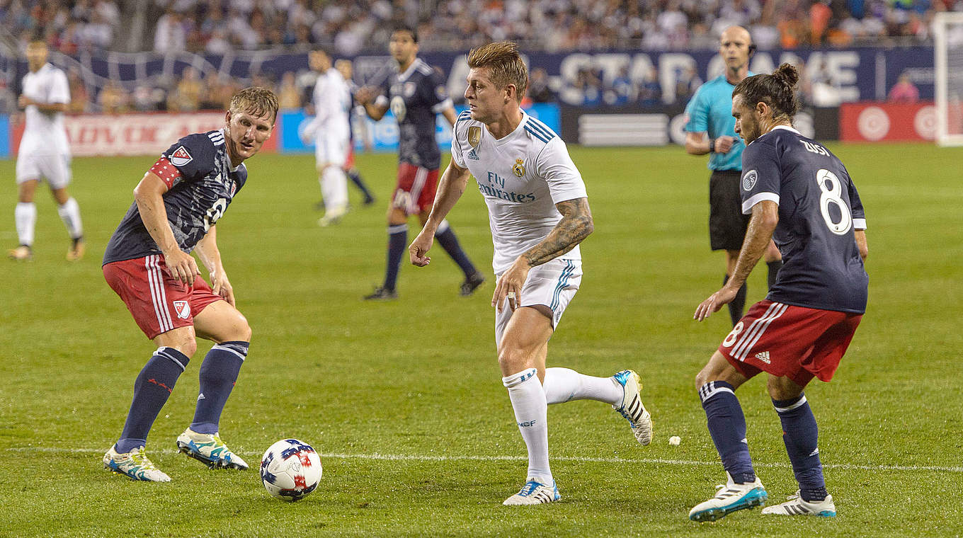 MLS-Allstargame in Chicago: Bastian Schweinsteiger (l.) gegen Toni Kroos (M.) © imago/Icon SMI