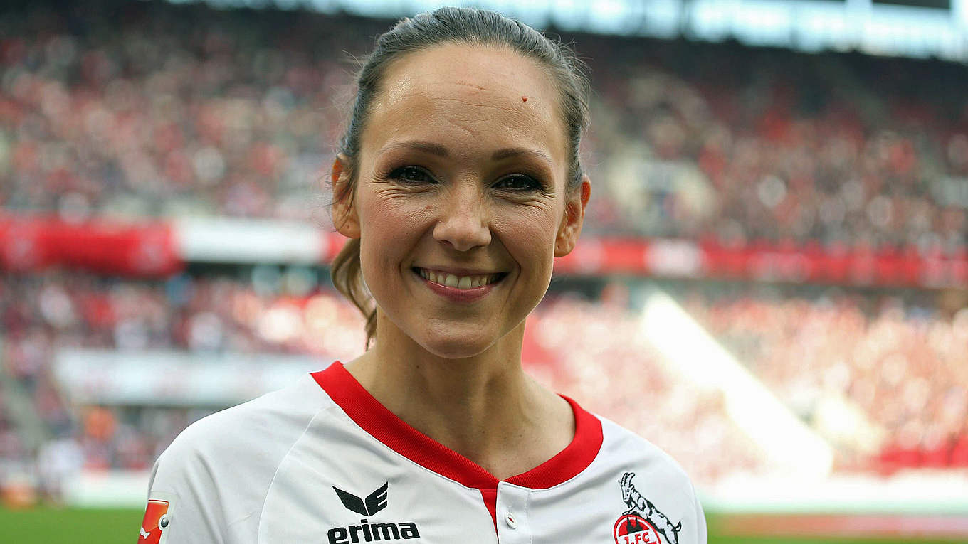 Carolin Kebekus lost zweite Pokalrunde aus :: DFB ...