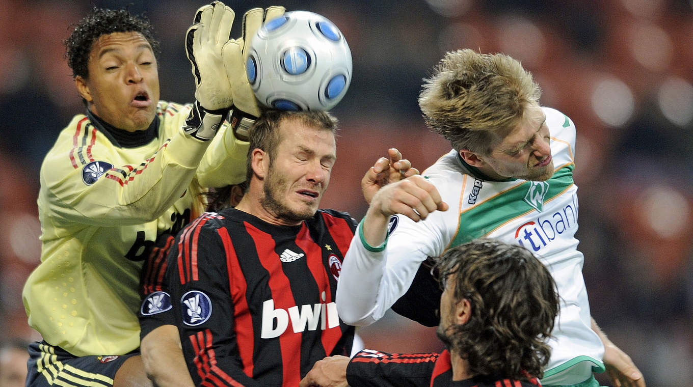 Ancelottis Waterloo in Bremen: 2009 scheitert der Coach mit Milan im UEFA-Cup © 2013 AFP