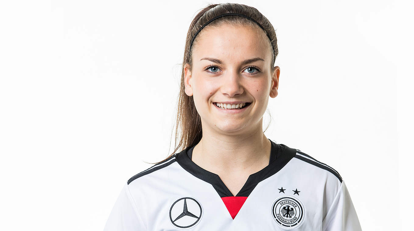 Erstmals bei den DFB-Frauen: U 20-Weltmeisterin Joelle Wedemeyer aus Wolfsburg © 2015 Getty Images