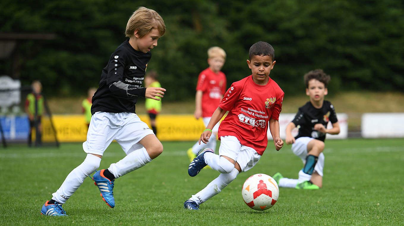 In kleinen Spielformen verbessern die Kinder ihre Ausdauer "ganz nebenbei"! © Nils Eden