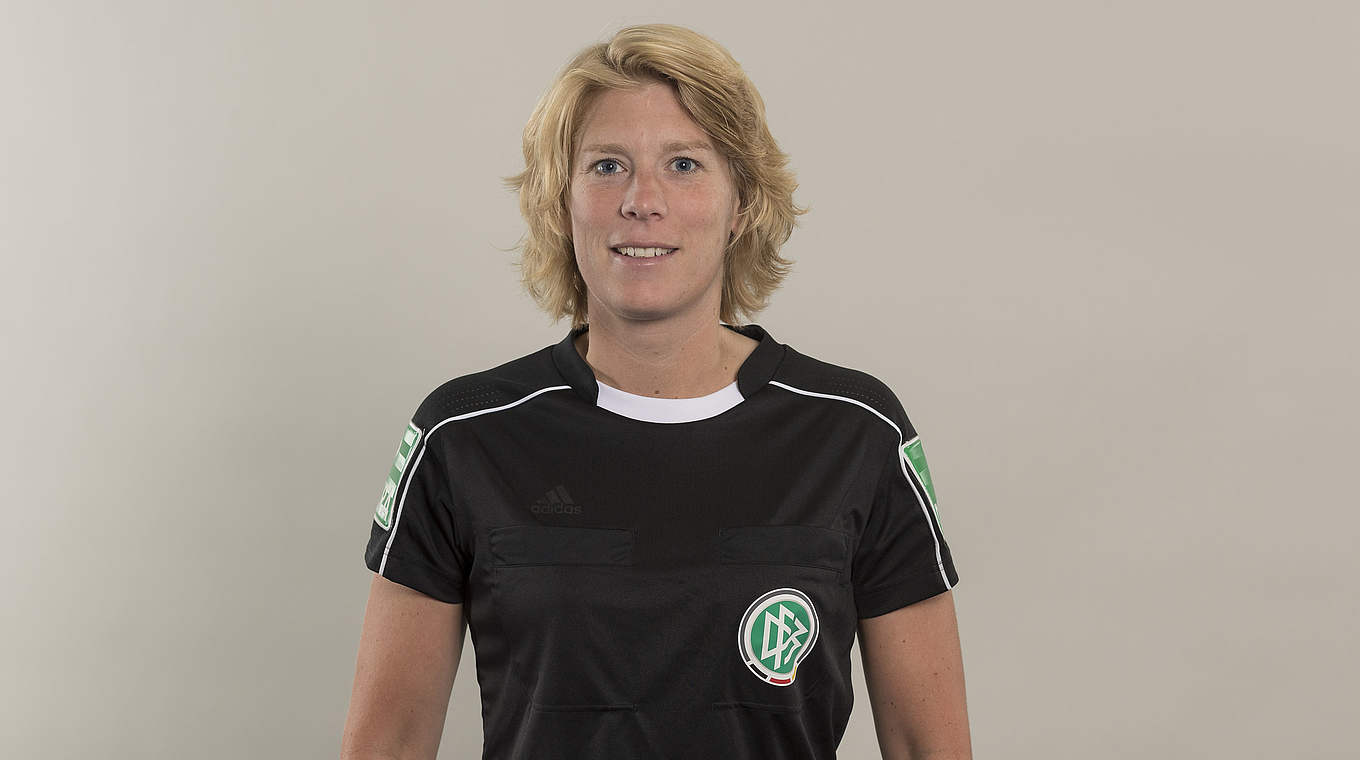 Vor ihrem 48. Einsatz in der Allianz Frauen-Bundesliga: DFB-Schiedsrichterin Mirka Derlin © 2017 Getty Images