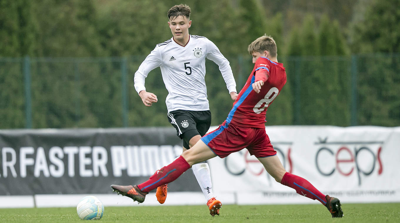 U 16 verliert erneut gegen Tschechien DFB Deutscher FußballBund e.V.