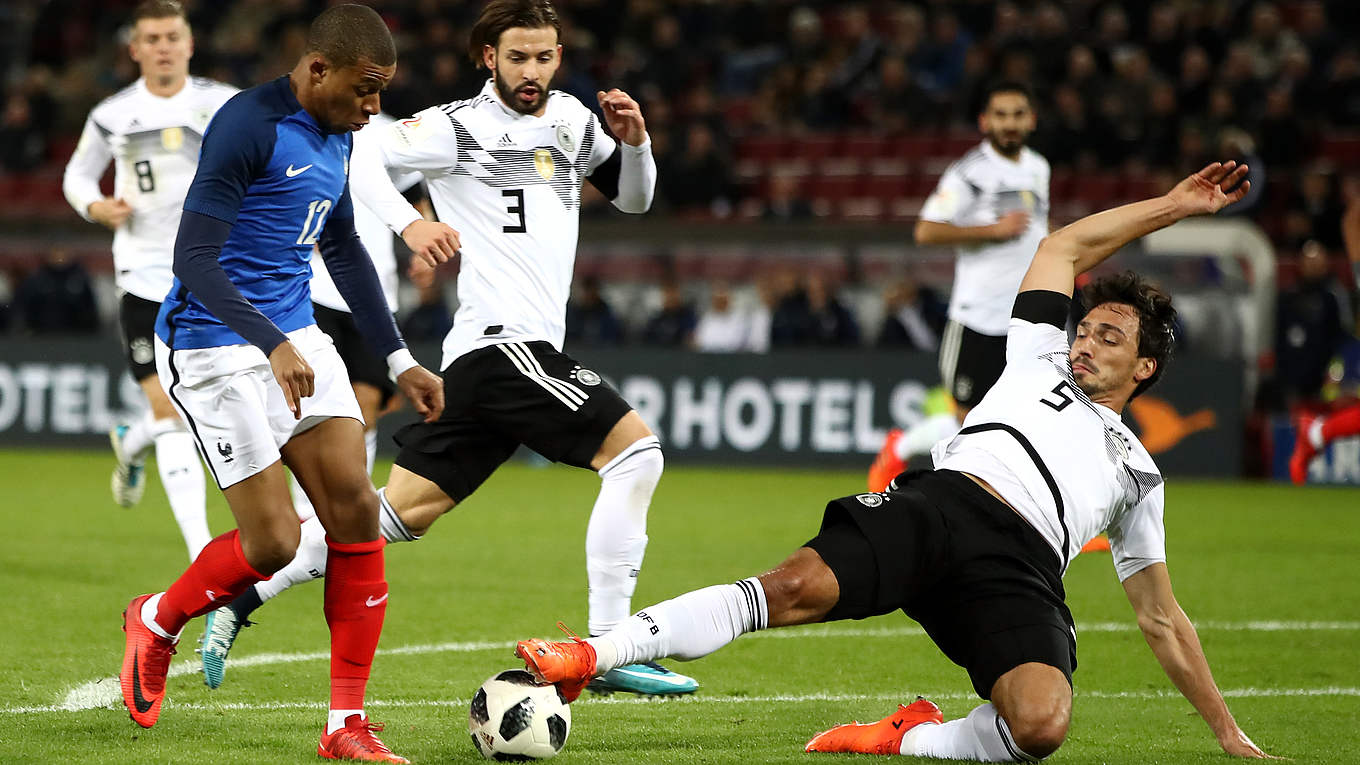Германия французы. Франция и Германия. Германия vs Франция. Франция Германия превью матча. France vs Germania игры.