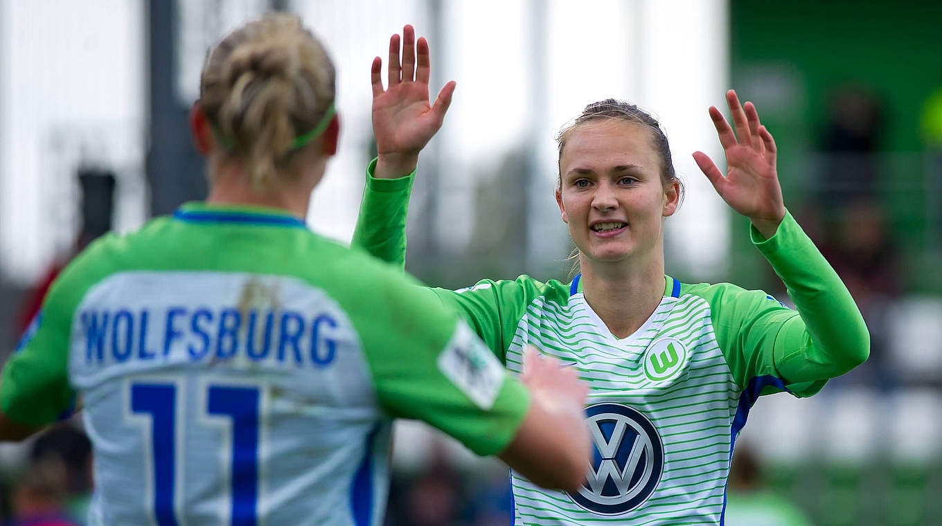 "Eine Spielerin von internationalem Format": Caroline Hansen bleibt in Wolfsburg © imago/foto2press