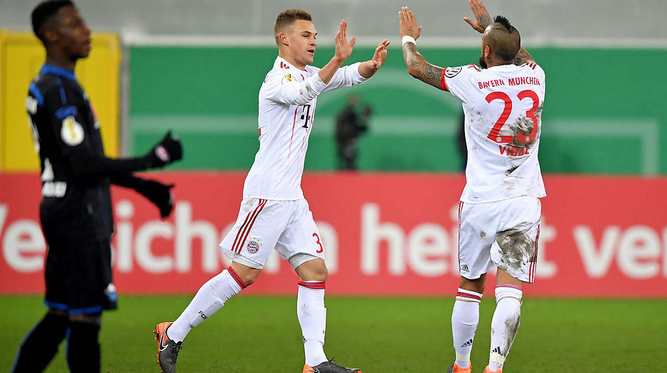 Serie hält: Der FC Bayern bejubelt das neunte Halbfinale in Folge © 2018 Getty Images