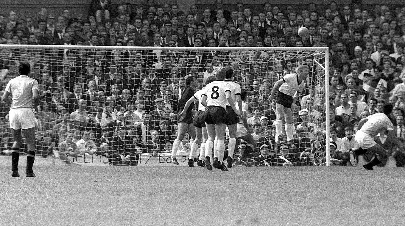 WM 1966 Mit viel Härte ins Halbfinale DFB Deutscher FußballBund e.V.