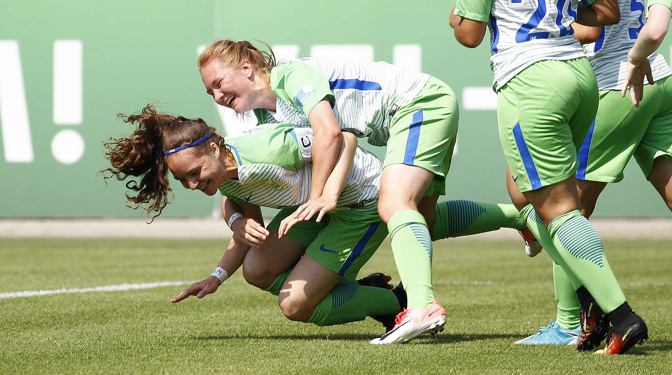 Freude über den Titel: die B-Juniorinnen des VfL Wolfsburg © Getty Images