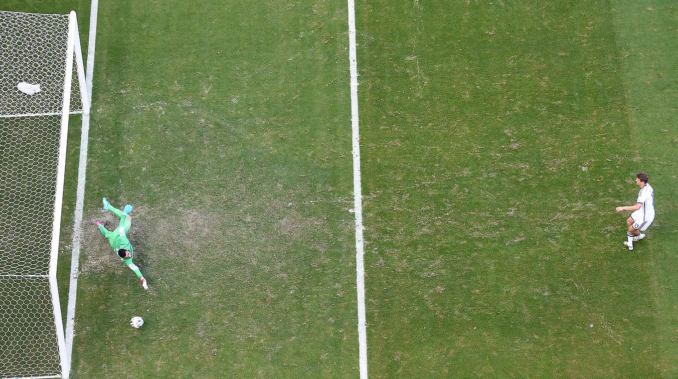 Das 1:0 für Deutschland: Thomas Müller trifft per Foulelfmeter © Getty Images