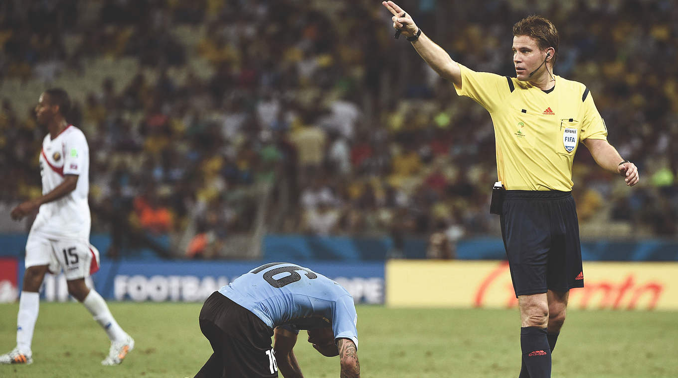 Seine erste WM: In Brasilien 2014 leitet Brych die Partie Costa Rica gegen Uruguay © Getty Images
