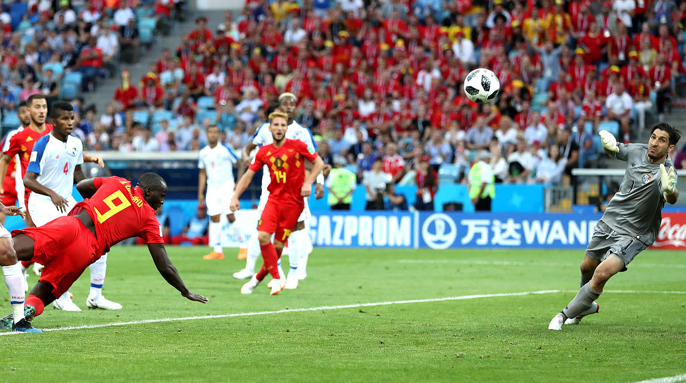 Trifft doppelt für Belgien: Romelu Lukaku (l.) köpft zum 2:0 ein © 2018 Getty Images