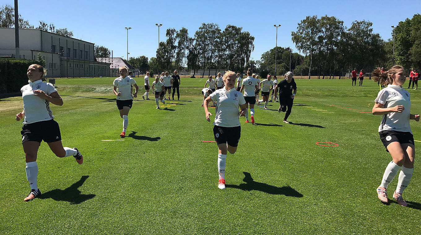 U 19 und U 20 Feinschliff für EM und WM DFB Deutscher Fußball