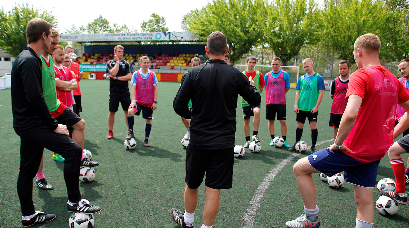 Super Preis: Die Fußballhelden erwartet eine Bildungsreise nach Spanien © KOMM MIT