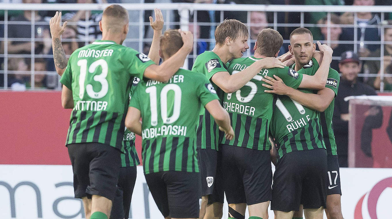 Dritter Sieg im vierten Spiel: Preußen Münster bejubelt die Tabellenführung © imago/Kirchner-Media