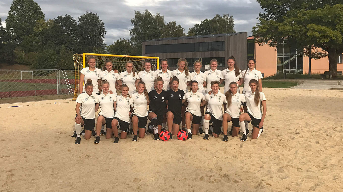 Spielen am Dienstag in Wangen gegen die Schweiz: die deutschen U 17-Juniorinnen © DFB