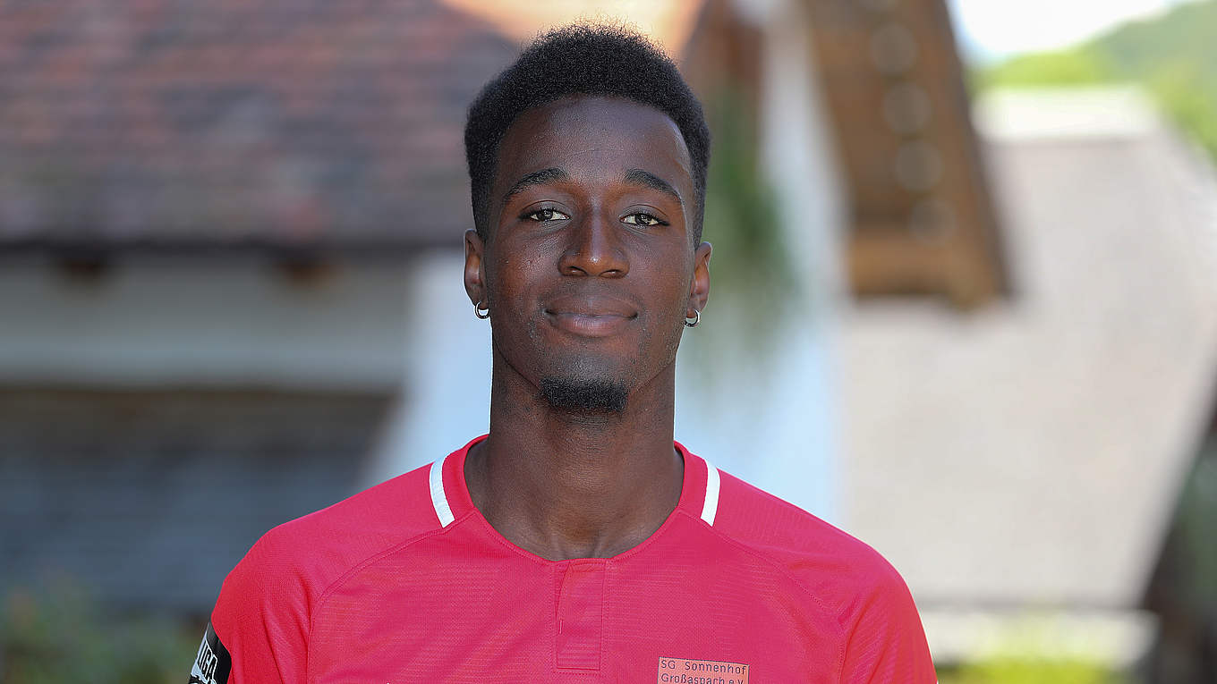 Sportgericht annulliert Gelbe Karte für Großaspacher Owusu :: DFB