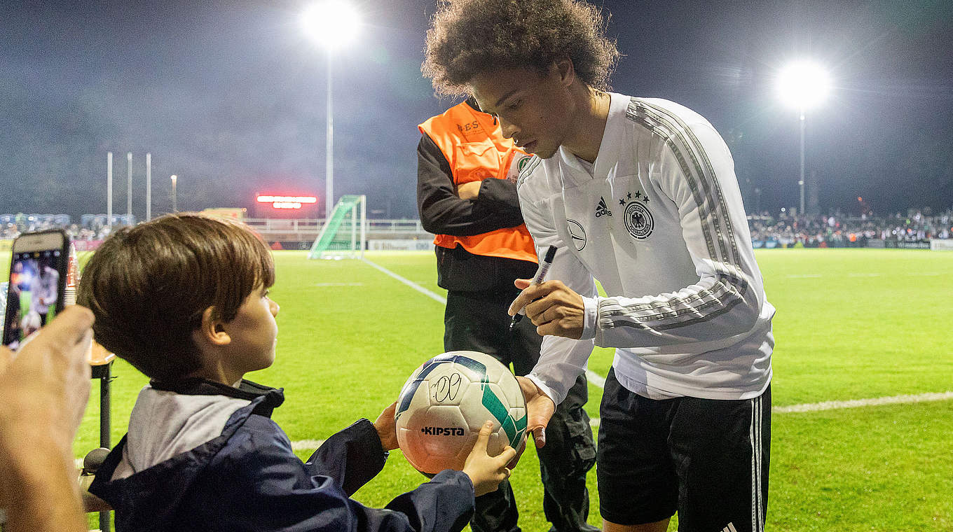Kontakt zu den Fans: DFB-Spieler besuchen eine Schule und drei Vereine in der Leipziger Region © GettyImages