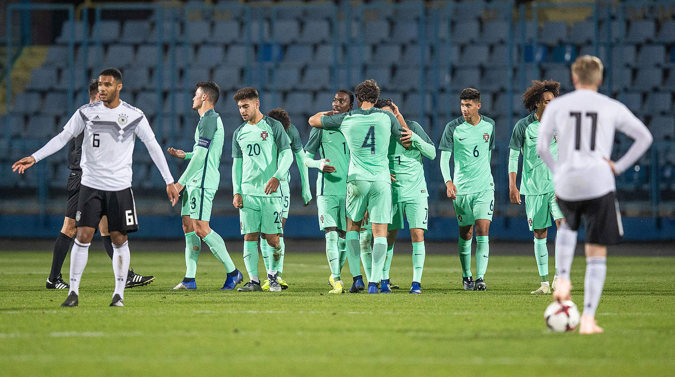 Mbom (l.) nach 0:1 gegen Portugal: "Uns hat letztendlich die Durchschlagskraft gefehlt" © GettyImages