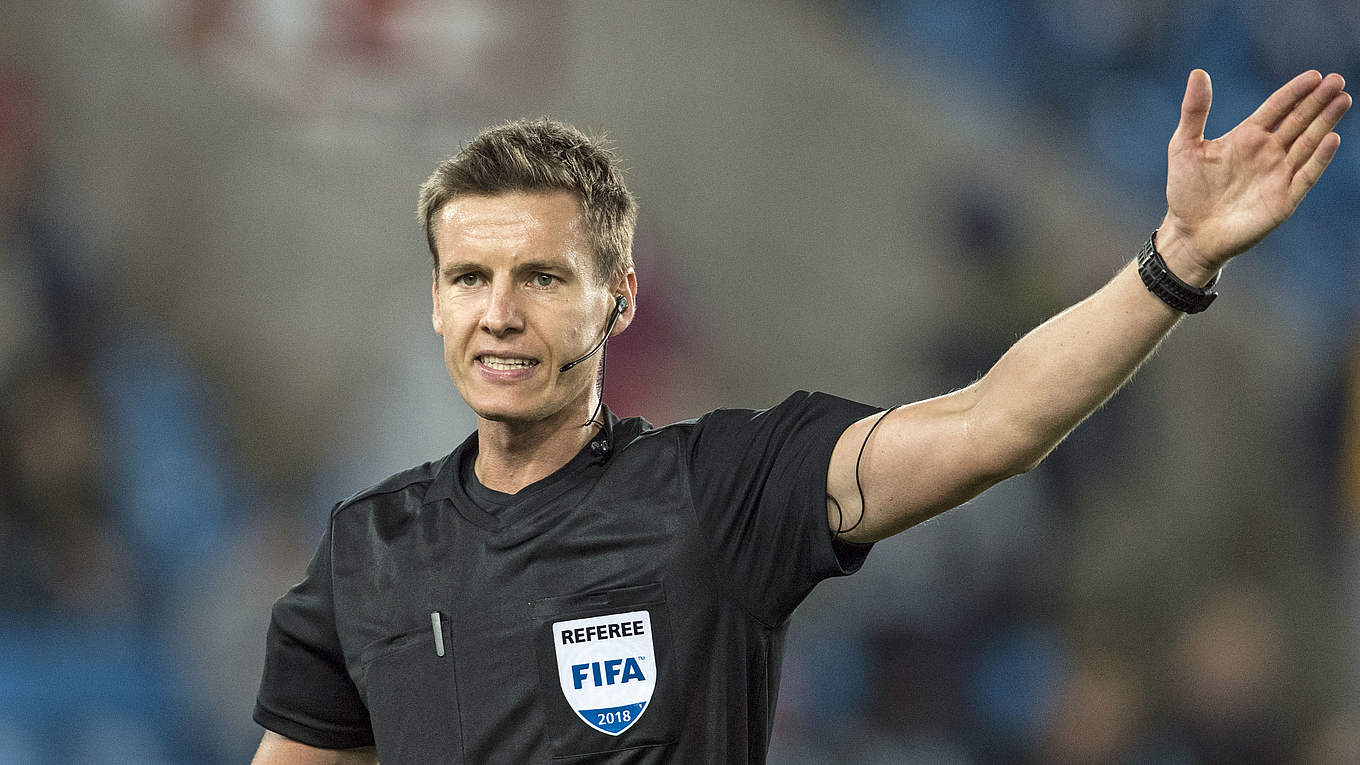 Siebert pfeift Schalke gegen Dortmund :: DFB - Deutscher Fußball-Bund e.V.