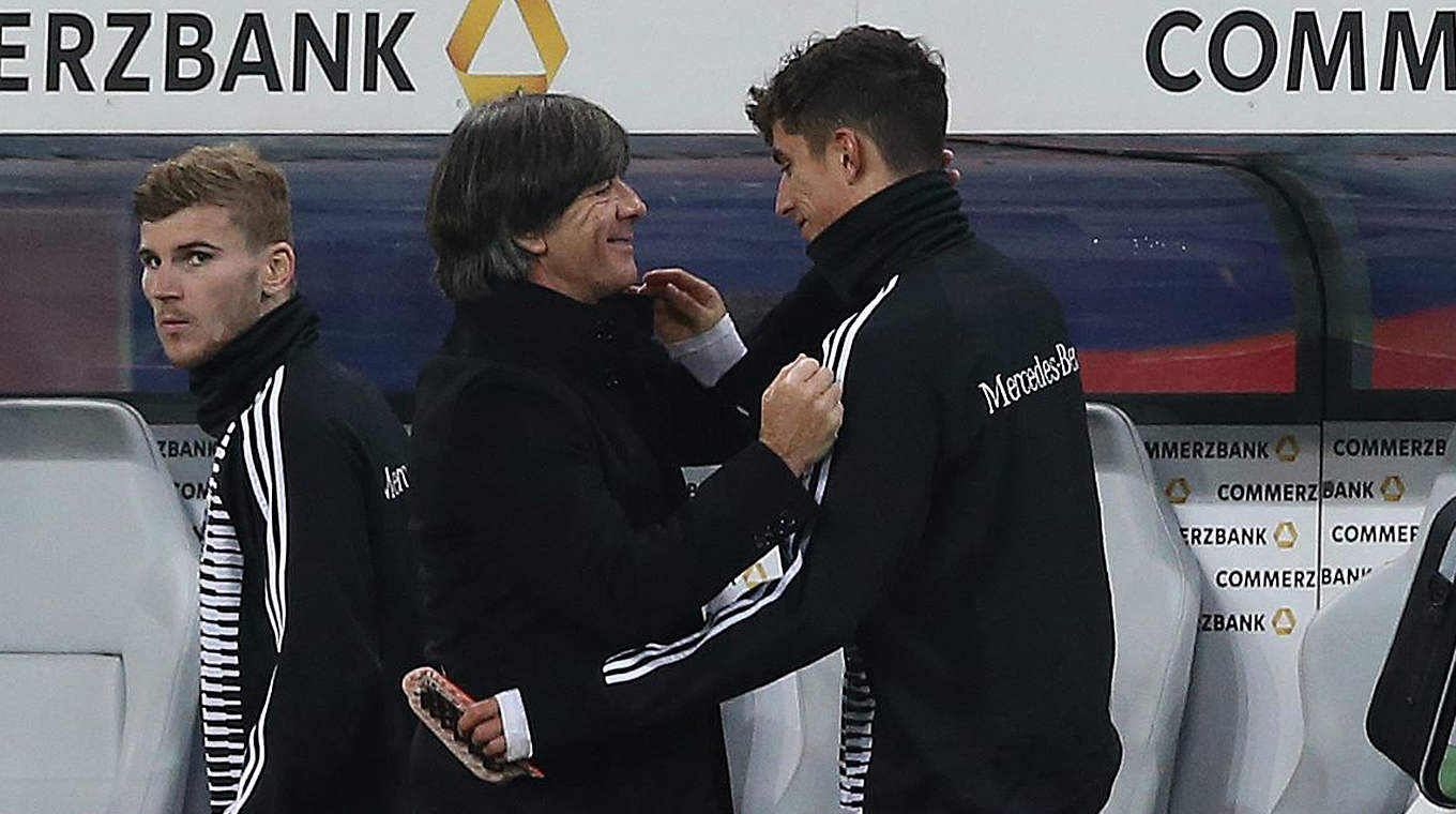 Bundestrainer Löw (M.) über Havertz (r.): "Wir wissen alle um seine großen Fähigkeiten" © Getty Images