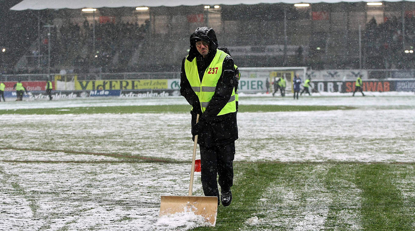 Spielabsage wegen Schneefalls: Aalen gegen Haching kann nicht stattfinden © imago sportfotodienst