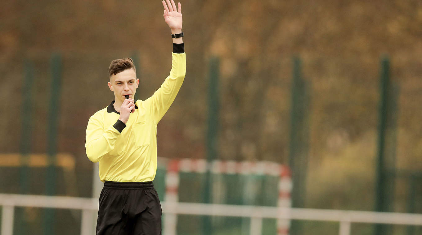 Richtig stehen als Schiedsrichter :: DFB - Deutscher Fußball-Bund e.V.